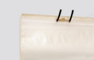 Debasafe_Detail_1 Druckverschlussbeutel DEBAGRIP mit Euroloch